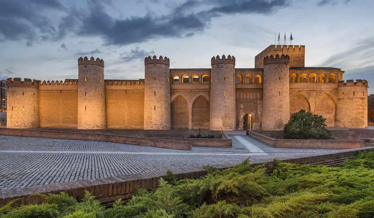 Palazzo della Aljaferia&nbsp;Copyright ©&nbsp;Sisterscom.com /&nbsp;Shutterstock