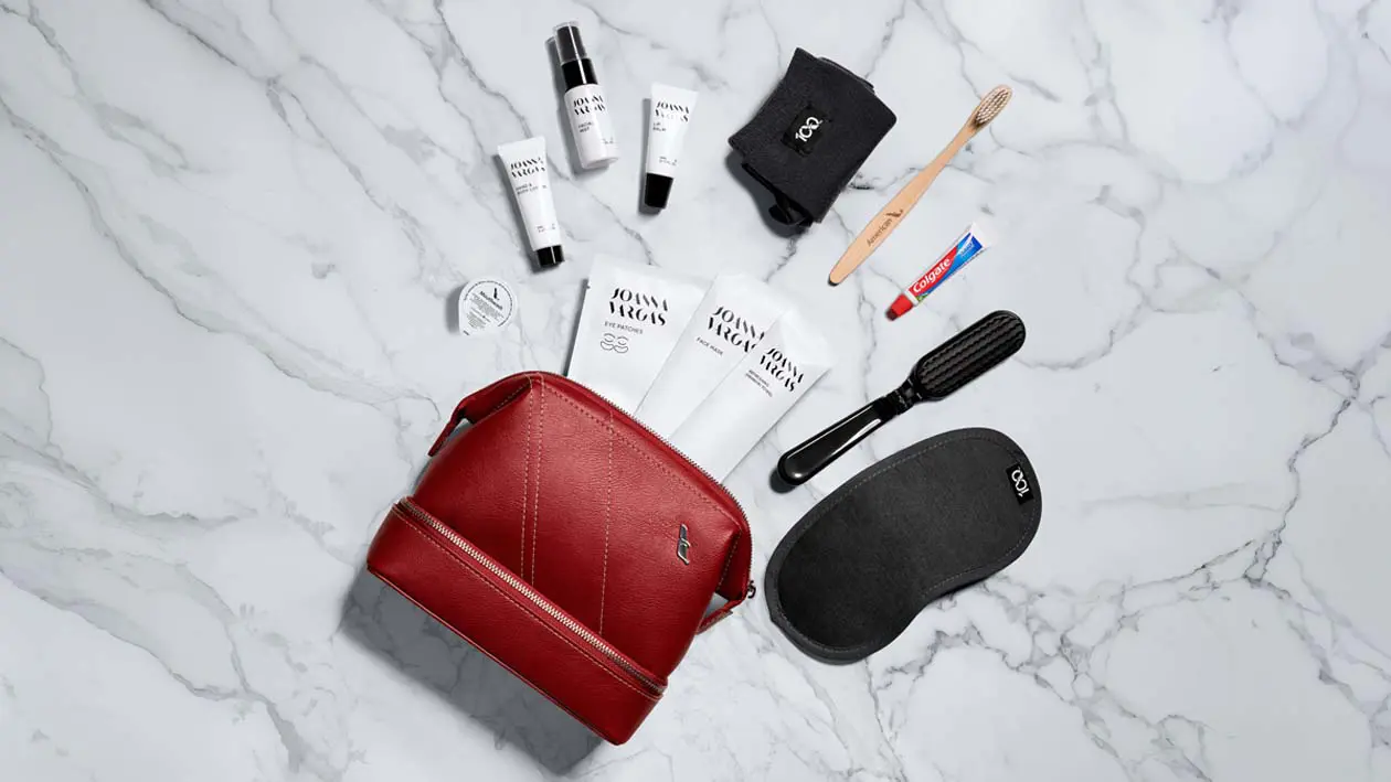 American Airlines - Amenity Kit centenario Copyright © American Airlines