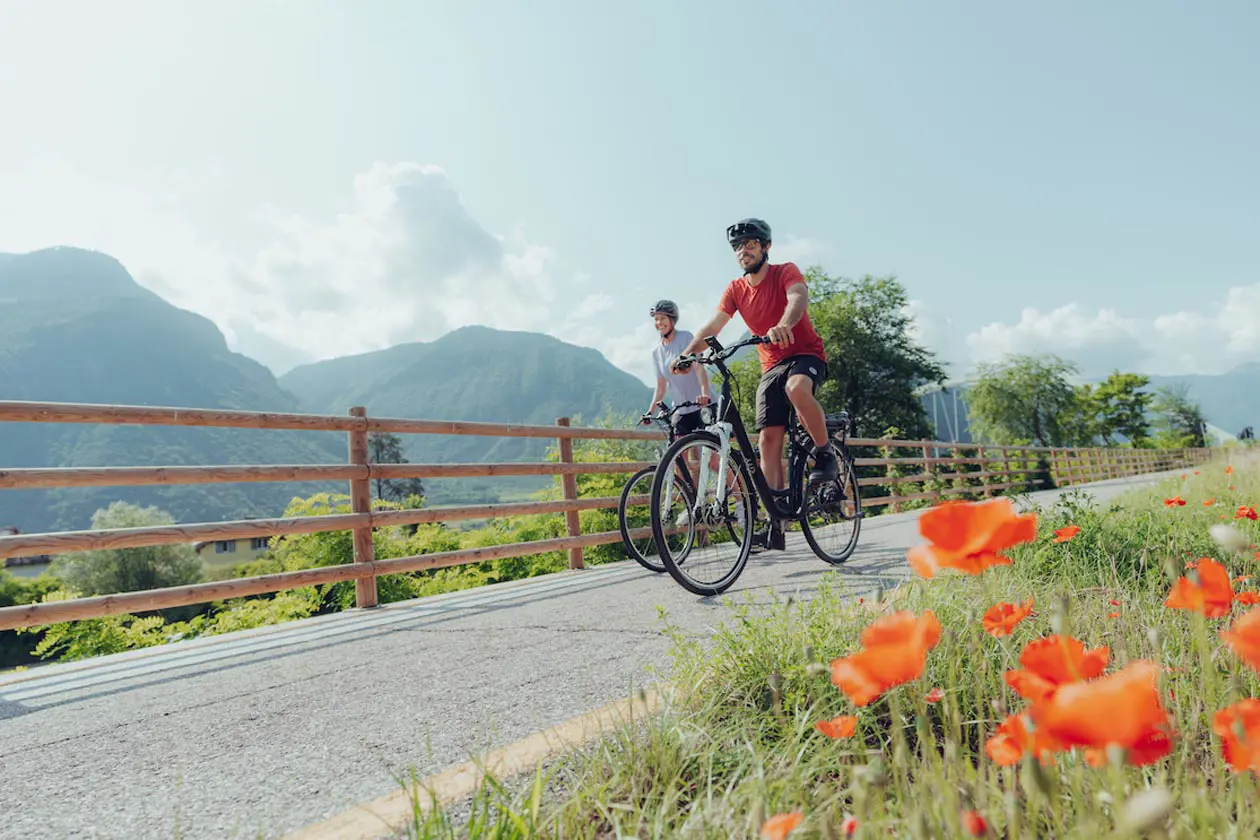 Laives, Radfahren  Foto: Copyright Ufficio stampa Azienda di Soggiorno e Turismo di Bolzano  ®Thomas Monsorno