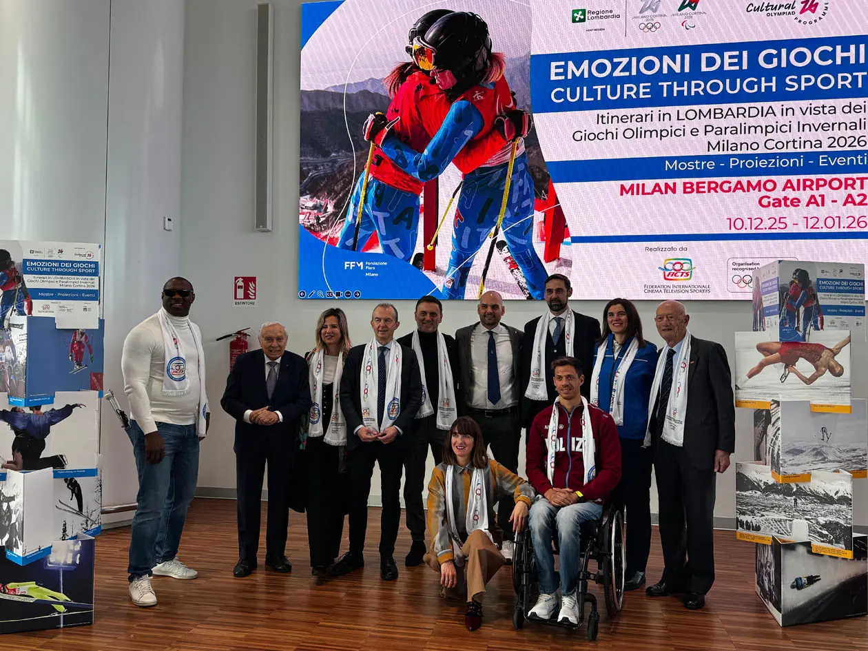 Mostra fotografica “Emozioni dei Giochi - Culture Through Sport” a Milan Bergamo Airport. Gli atleti e le autorità. Foto: Copyright © Avion Tourism Magazine - Sisterscom.com