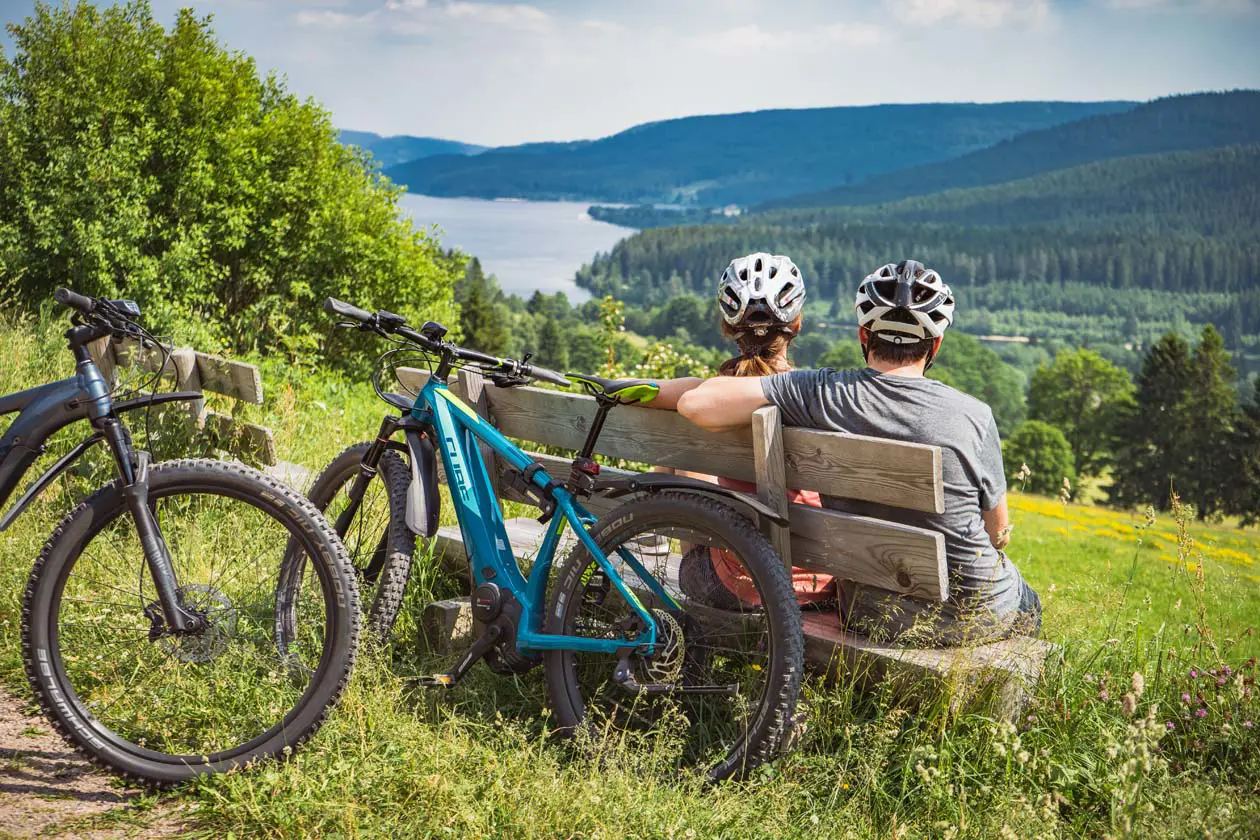 Schluchsee Radfahren mit der Familie ©Baschi Bender, Hochschwarzwald Tourismus GmbH