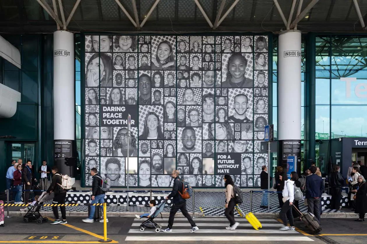 “Daring Peace Together, for a Future Without Hate all'aeroporto di Roma Foimicino Foto: Copyright © Ufficio Stampa&nbsp;ADR