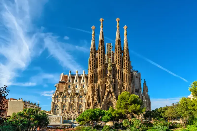 La Sagrada Familia di Barcellona:&nbsp;Copyright © Sisterscom.com /&nbsp;Shutterstock