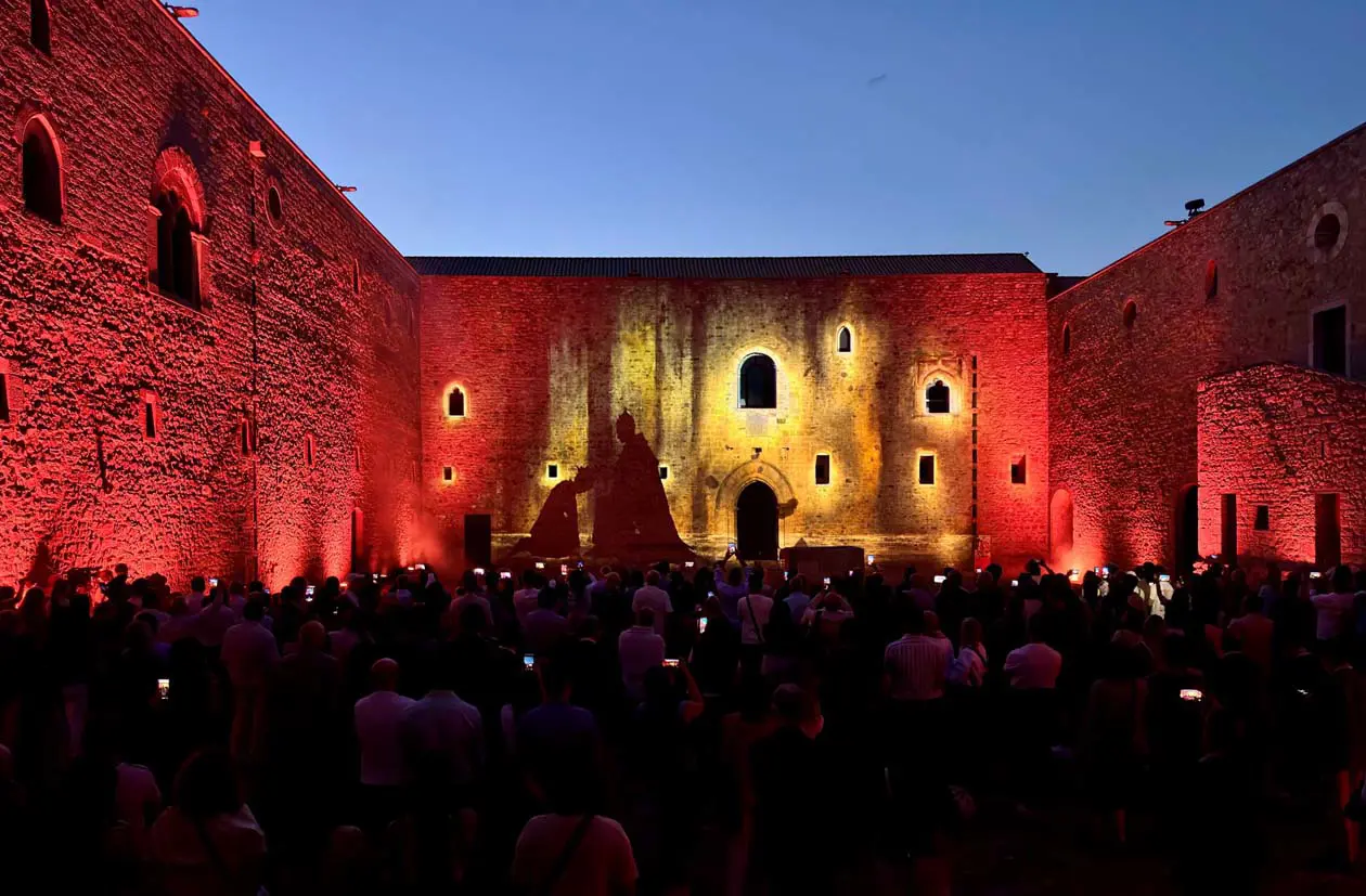 Istallazione artistica, Federico II Stupor Mundi, Castello di Lagopesole, Basilicata Foto: © Ufficio stampa dell'APT Basilicata - Basilicata Turistica / Studio Eidos