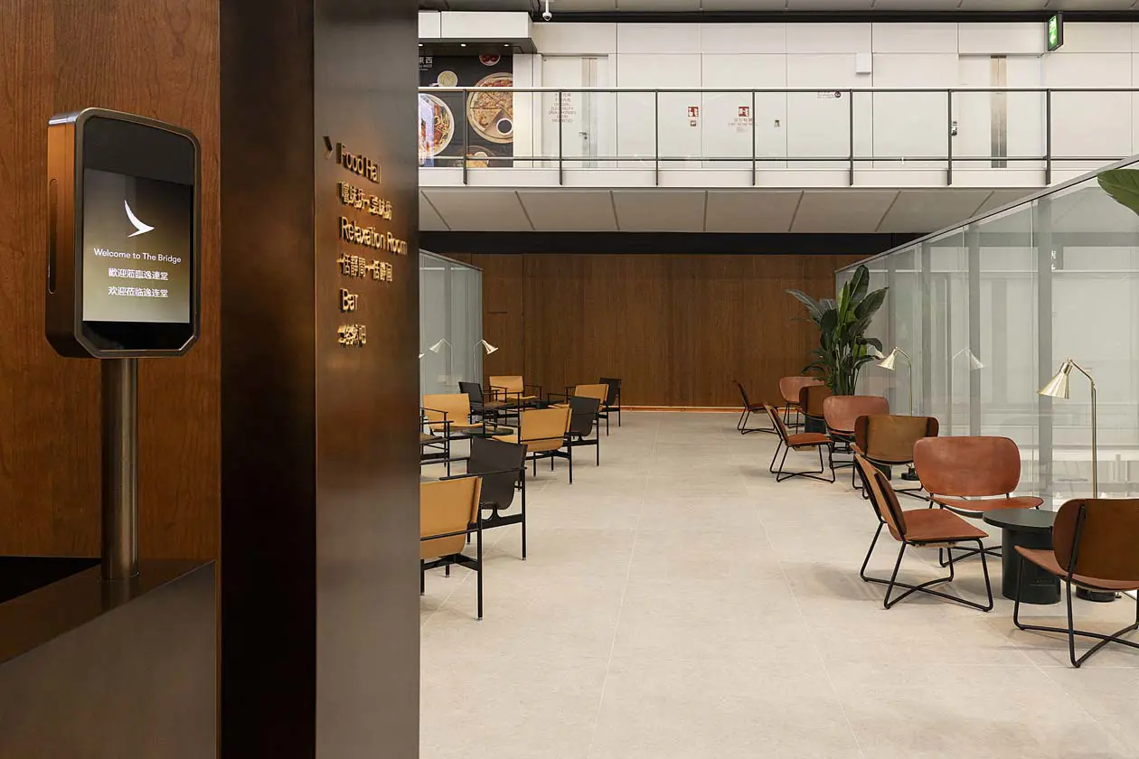 The Bridge, Cathay Pacific Lounge, Gate 35 - Terminal 1, Aeroporto Internazionale di Hong Kong (HKG) Copyright © Cathay Pacific