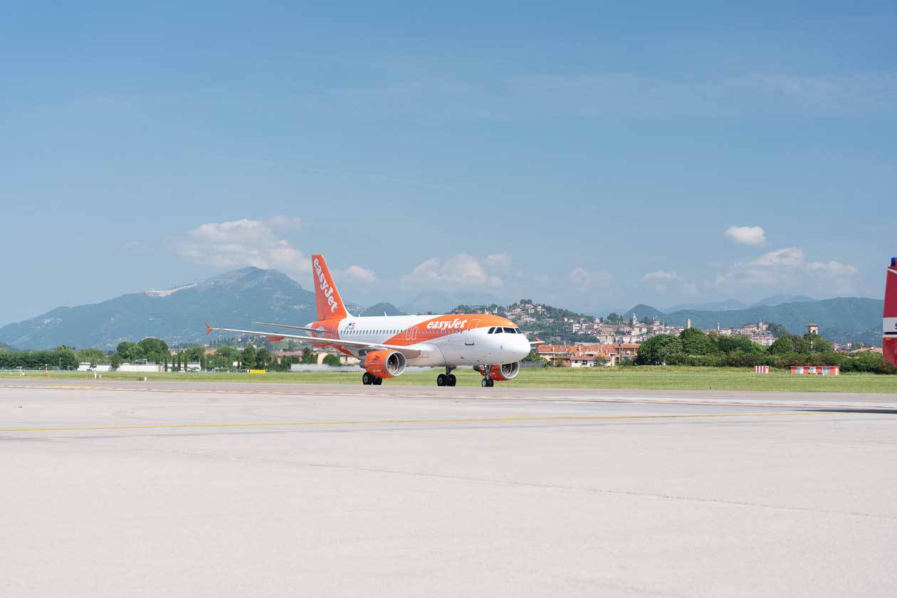 Arrivo del volo easyJet all'Aeroporto di Milano Bergamo