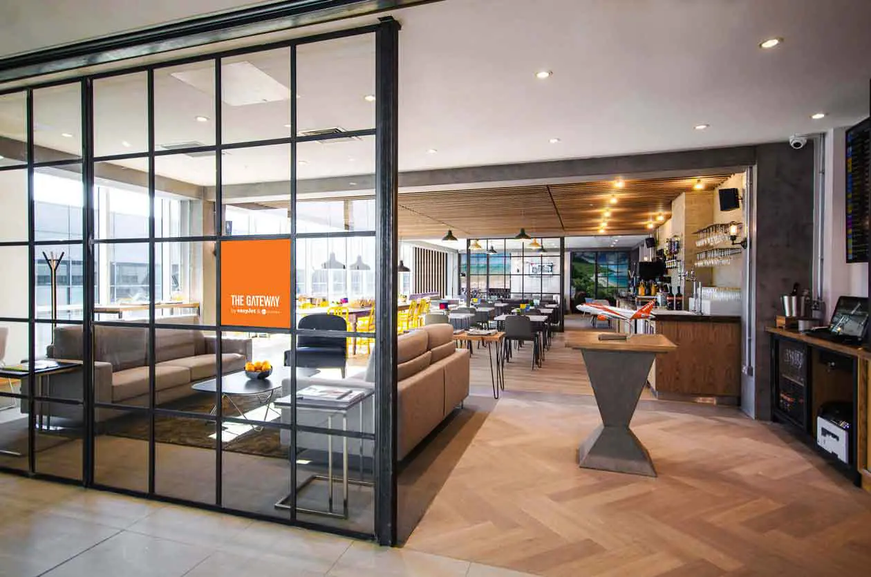 Lounge di easyJet all'aeroporto di Londra Gatwick