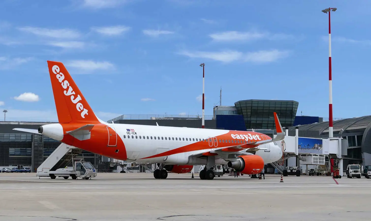 Aereo easyjet, Aeroporto di Cagliari