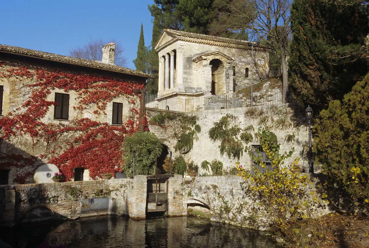 Campello sul Clitunno Tempietto