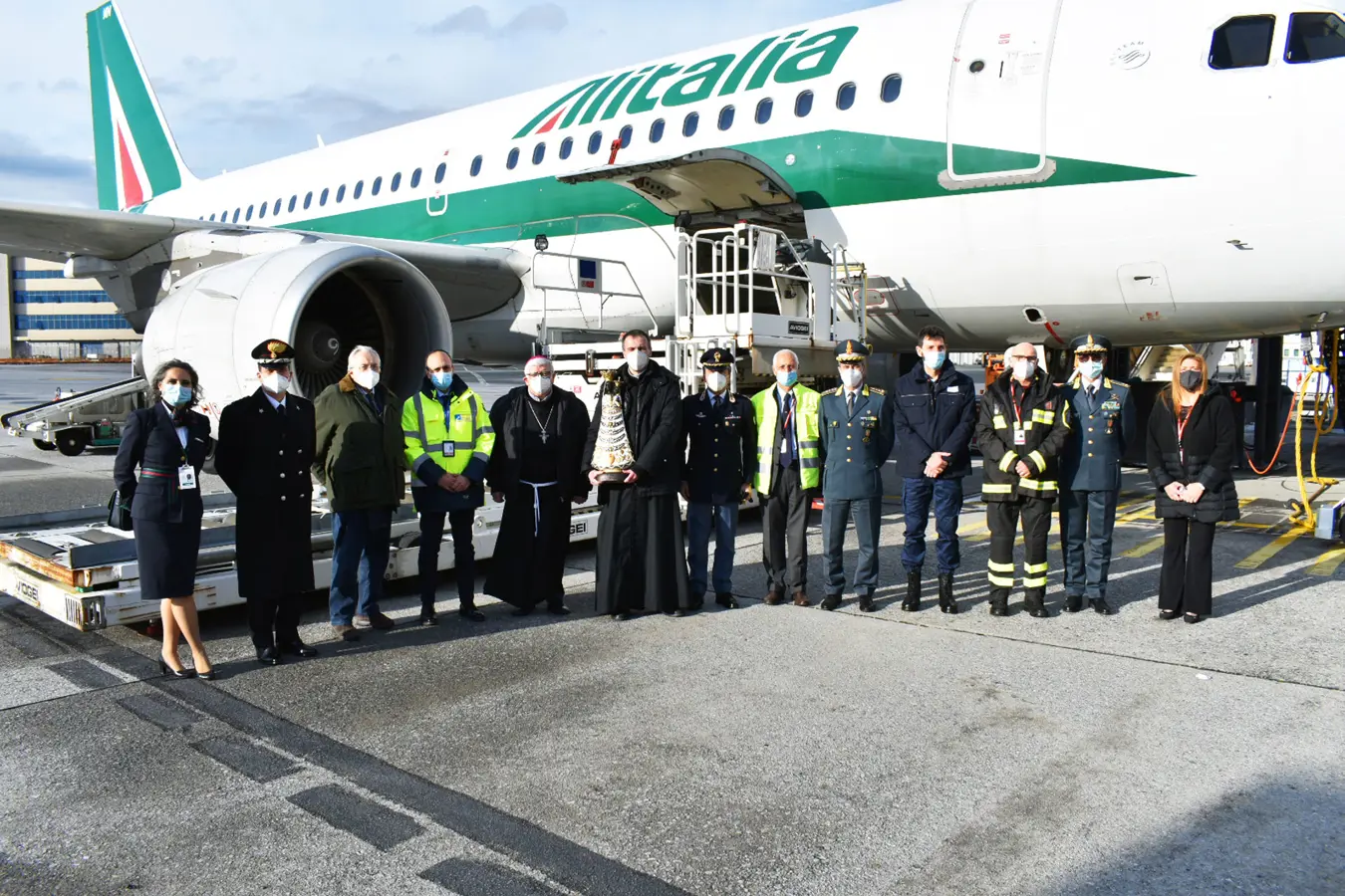 Arrivo a Genova della statua della Madonna di Loreto.