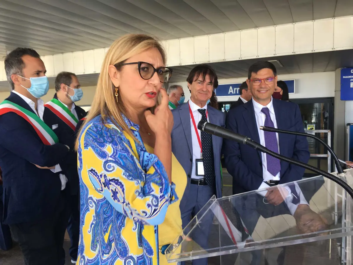 Daniela Caruso Presidente di Albastar, Gaetano Cannone Accountable Manager di Albastar e Salvatore Ombra Presidente di Airgest.