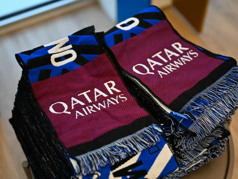 Qatar Airways presenta la Biennale di Design Doha ai tifosi dell'Inter. Copyright © Qatar Airways