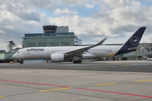 Lufthansa decolla da Francoforte con l’A350