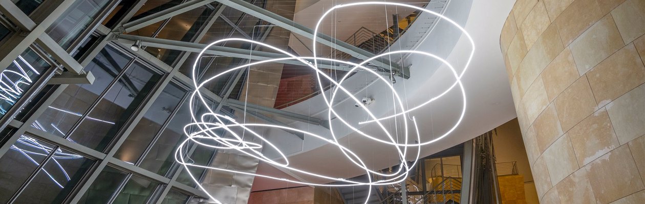 Il Museo Guggenheim Bilbao allestisce un opera di Lucio Fontana