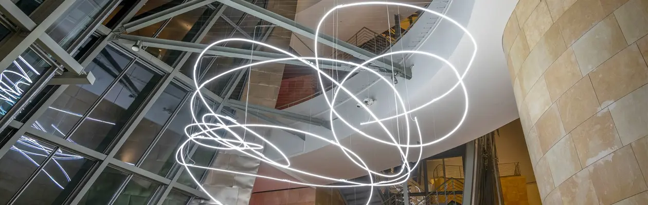 Il Museo Guggenheim Bilbao allestisce un opera di Lucio Fontana