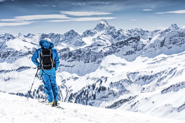 Dove andare a Febbraio: le mete internazionali per gli amanti degli sci