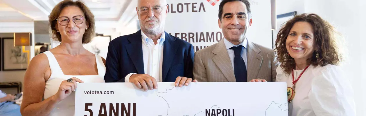 Volotea celebra 5 anni nella base di Napoli