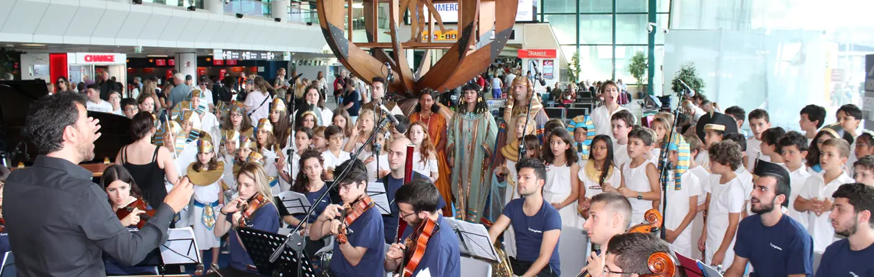 Giornata di musica e di intrattenimento per i passeggeri del Leonardo da Vinci