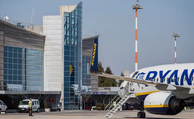 Aeroporto di Cuneo, inaugurata la nuova tratta per Bari