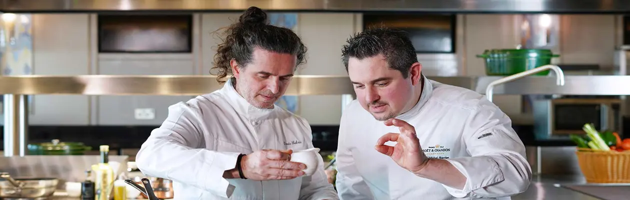Esperienza culinaria esclusiva nella Business Class di Emirates