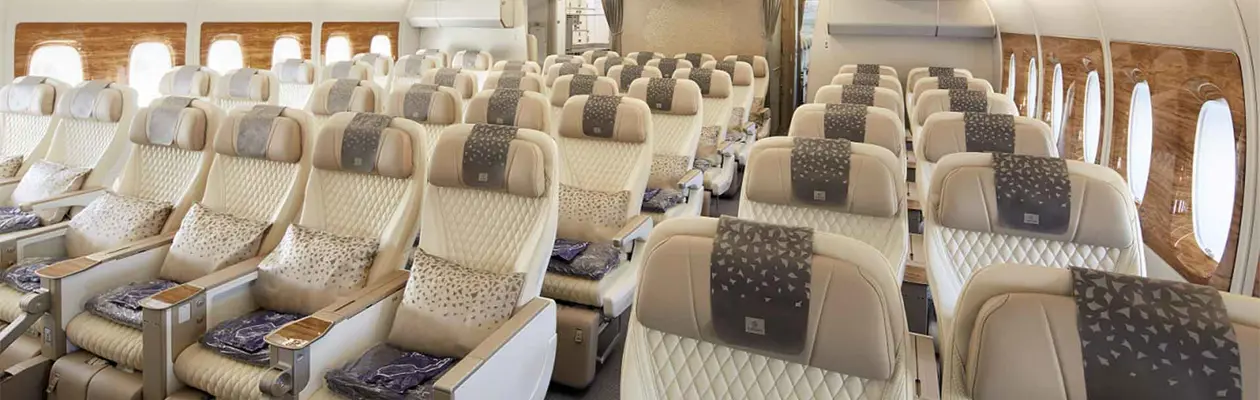 Emirates svela il nuovo A380 con Premium Economy Class al Dubai Airshow
