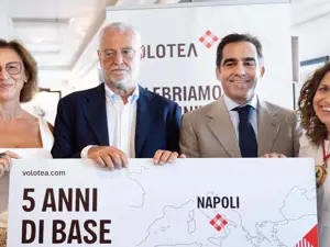 Volotea celebra 5 anni nella base di Napoli