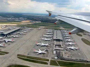 Heathrow: dal fast food al carburante per aerei
