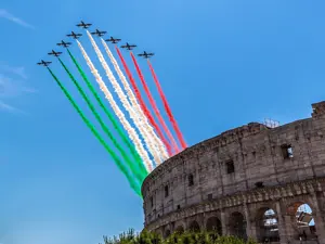 Frecce Tricolori e Red Arrows insieme nei cieli della Capitale
