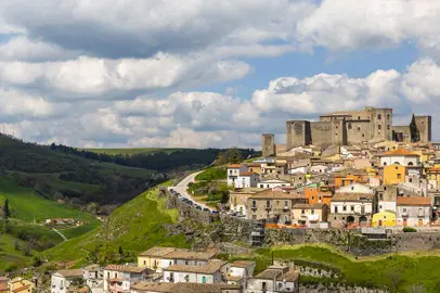 Basilicata tra castelli, borghi e paesaggi: viaggio nel cuore del Medioevo