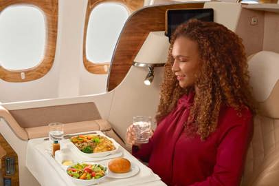 Emirates estende il preordine dei pasti a bordo