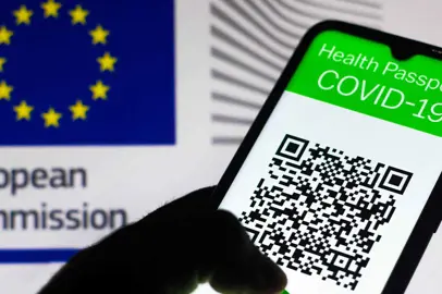 UE: per i viaggi il Green pass vale 9 mesi