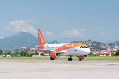 easyJet: voli estivi da Venezia e nuove rotte da Milano Linate, Milano Bergamo e Olbia