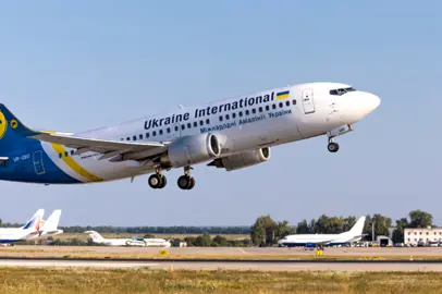 Ukraine International Airlines annuncia la sospensione dei voli di linea e charter da/per l'Ucraina