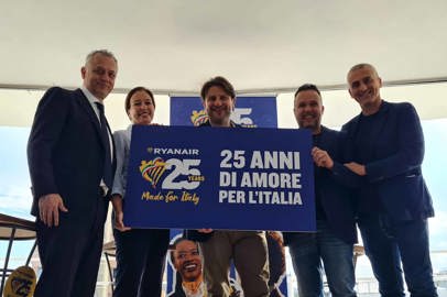 Ryanair festeggia 25 anni a Rimini