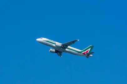 Alitalia: a luglio oltre 1.000 voli a settimana su 37 destinazioni da Fiumicino e Malpensa