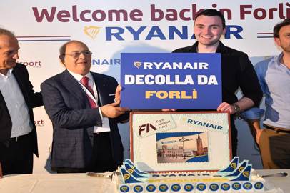 Ryanair decolla dall'aeroporto di Forlì