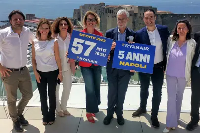 Ryanair celebra 5 anni a Napoli con 12 nuove rotte