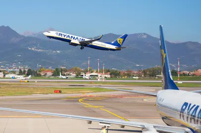 Ryanair: voli aggiuntivi per Natale