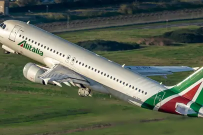 Alitalia: aumentano i voli da e per la Sardegna da Roma e Milano