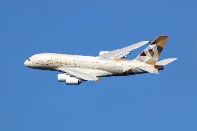 Etihad Airways celebra la prima visita di Papa Francesco negli Emirati Arabi Uniti