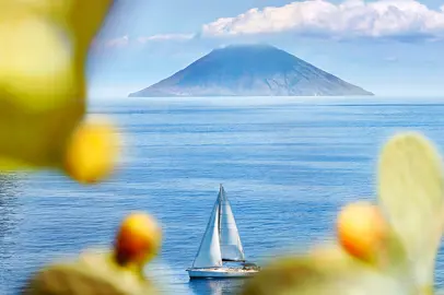 Isole minori della Sicilia: dove il Mediterraneo diventa avventura, relax e scoperta