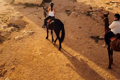 A cavallo, circondati dalla natura maltese