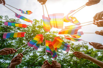Vueling rivela le migliori destinazioni europee per festeggiare il Pride