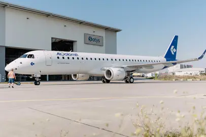 Air Dolomiti presenta il primo E195 nella nuova livrea blu