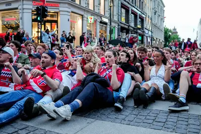 Norvegia, la Viking Row conquista i tifosi