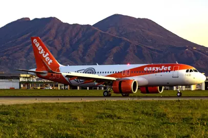 easyJet basa il suo ottavo aereo a Napoli