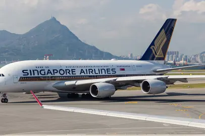 Covid-19: Singapore Airlines taglia la sua capacità in modo significativo e tiene a terra gli aerei