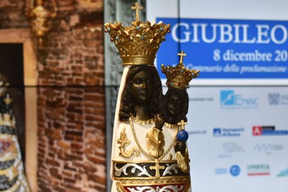 Arrivata all'Aeroporto di Genova la statua della Madonna di Loreto