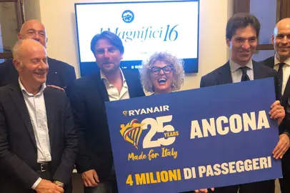 Ryanair celebra 4 milioni di passeggeri ad Ancona