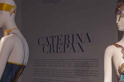 La mostra di abiti di carta di Caterina Crepax